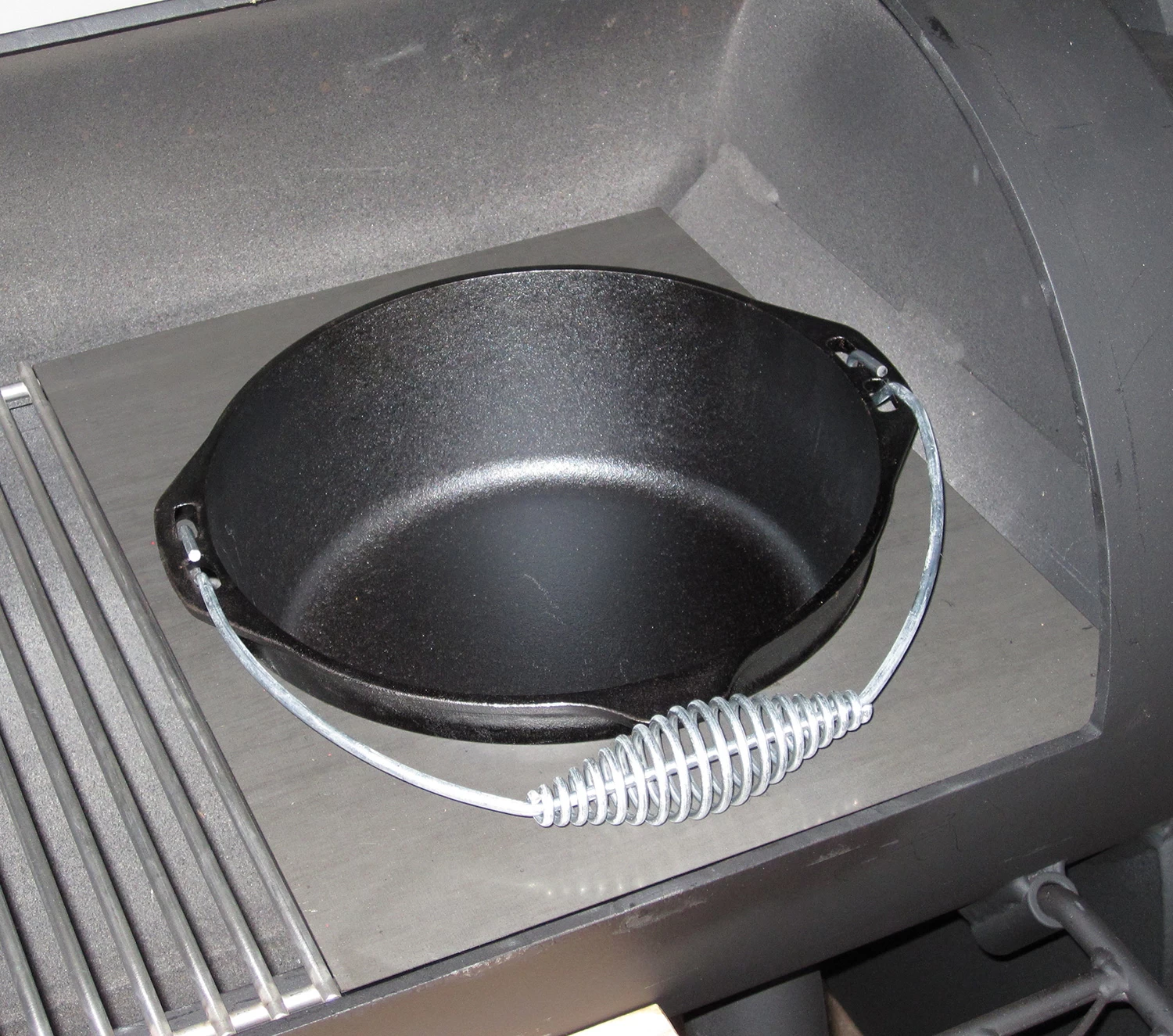 JOE´s Barbeque Kochplatteneinsatz Für 16" Barbeque Smoker 1 JOE´s Barbeque Kochplatteneinsatz Für 16" Barbeque Smoker