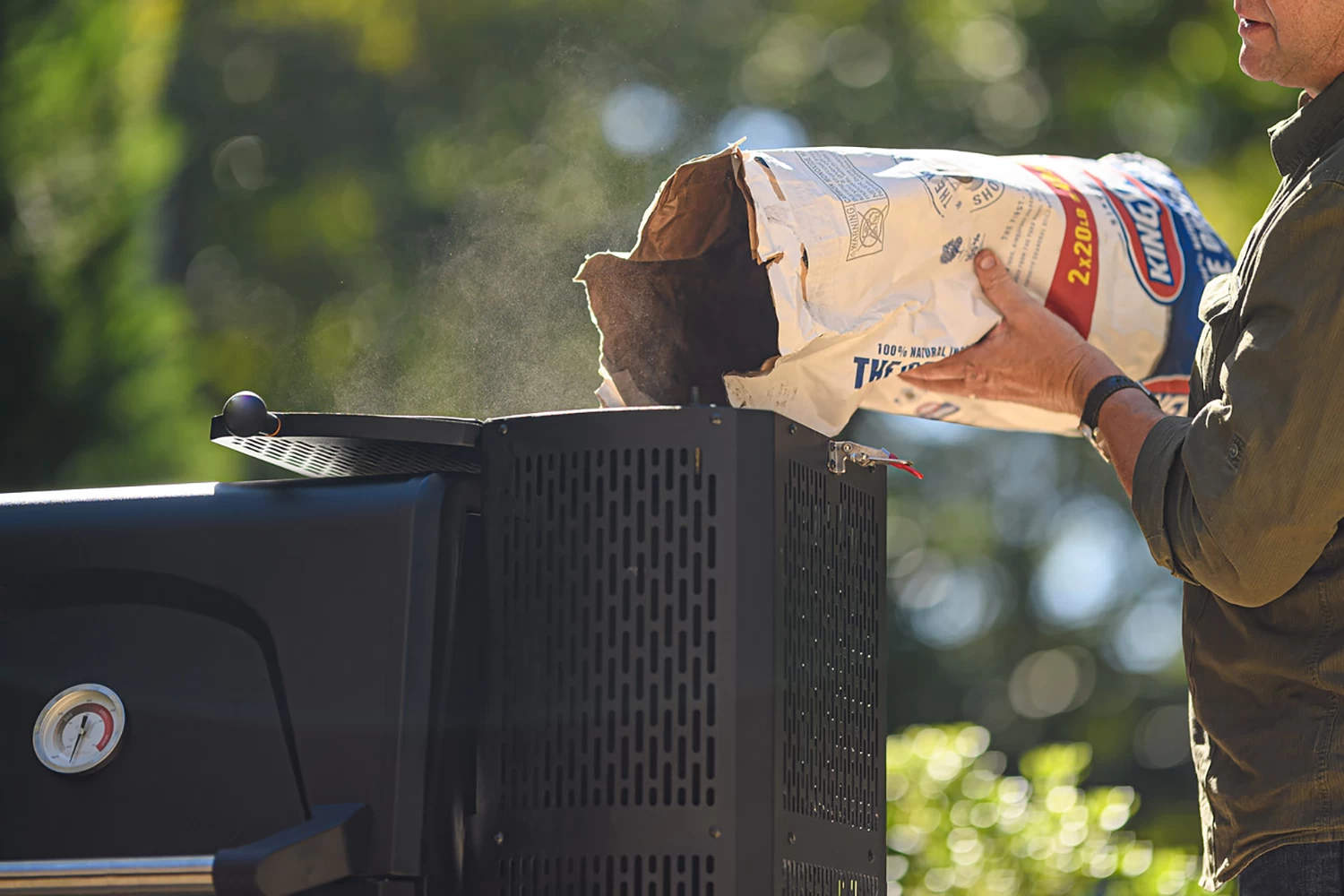 Masterbuilt Gravity 560 - Smarter Holzkohlegrill Und Smoker 3 Masterbuilt Gravity 560 - Smarter Holzkohlegrill Und Smoker – Bild 3