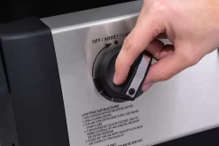 Broil King GEM 310 Gasgrill Inkl. Grillfürst Fettschiene - Modell 2023 -Barbecue Shop 21509 Broil King Gem FEATURE 08