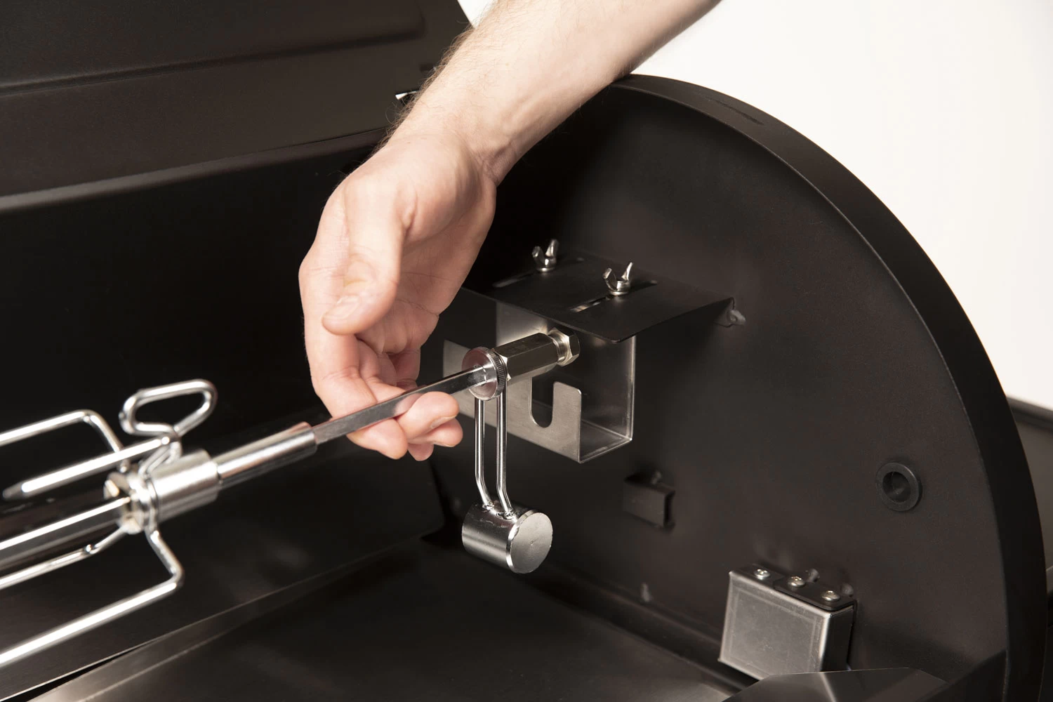 Broil King Pellet Smoker Drehspieß-Set Mit Elektromotor 2 Broil King Pellet Smoker Drehspieß-Set Mit Elektromotor – Bild 2