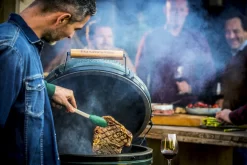 Big Green Egg Large Keramikgrill Starter - Paket -Barbecue Shop Big Green Egg Keramikgrill Premium Deckelgriff Logo