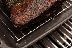 Broil King Gussbräter / Dutch Oven (eckig) / Multi Roaster Inkl. Bratengestell 7 Broil King Gussbräter / Dutch Oven (eckig) / Multi Roaster Inkl. Bratengestell -Barbecue Shop Broil King Gusseisenbraeter Bratengestell 69610