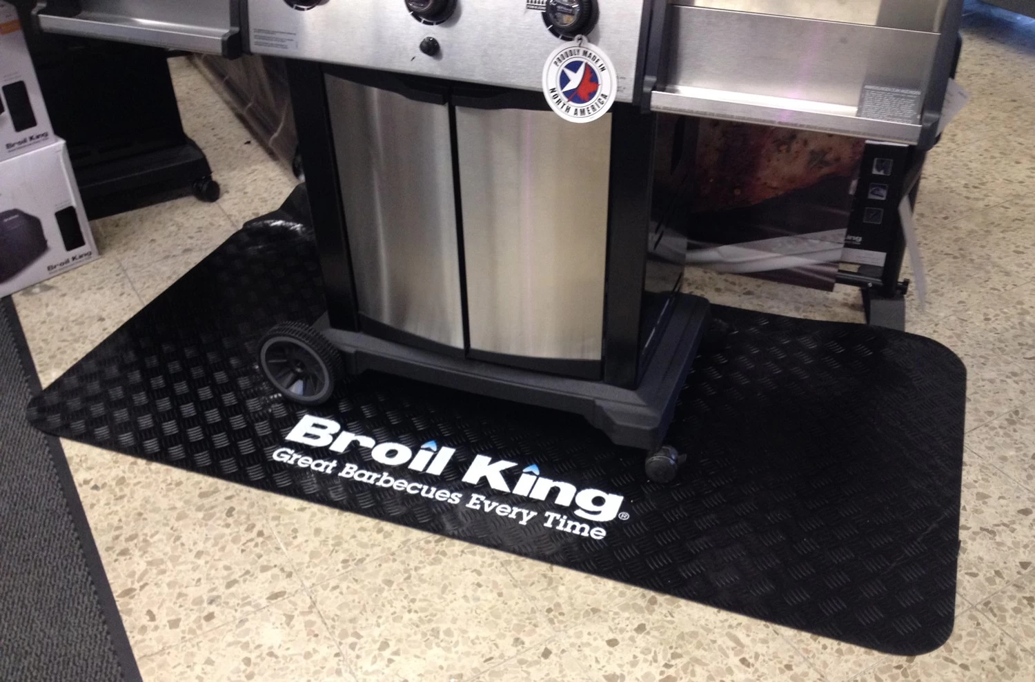 Broil King Grillunterlage Schwarz 1800 X 900mm 1 Broil King Grillunterlage Schwarz 1800 X 900mm