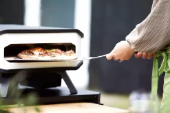 COZZE Pizzaofen Elektrisch 34 Cm (13") - Inkl. Pizzastein & Hitzeschild -Barbecue Shop COZZE Elektro Pizzaofen 13 Zoll Lifestyle