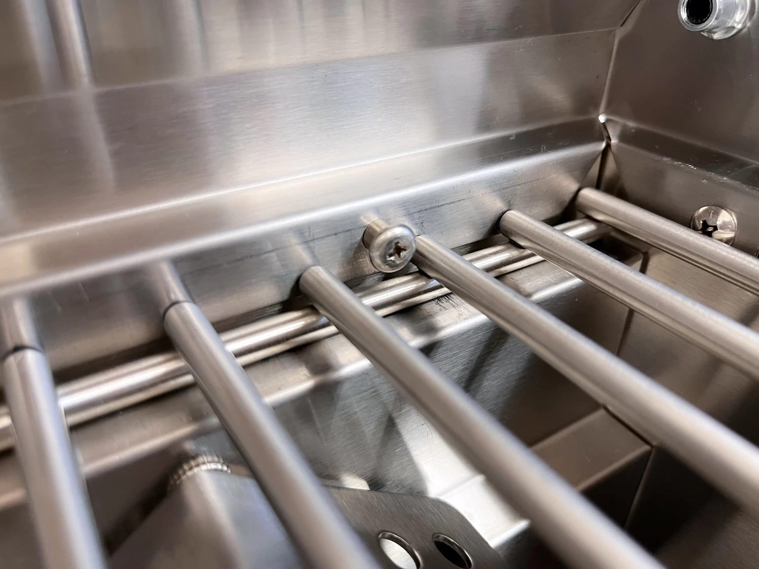 Grillfürst G201E 2-Brenner Gasgrill Portabel V2 - Campinggrill / Balkongrill 50mbar 11 Grillfürst G201E 2-Brenner Gasgrill Portabel V2 - Campinggrill / Balkongrill 50mbar – Bild 11