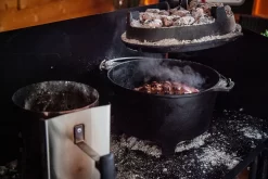 Grillfürst Dutch Oven Tisch / Dutch Oven Station Mit Windschild -Barbecue Shop Grillfuerst Dutch Oven Anzuendkamin Feuertisch