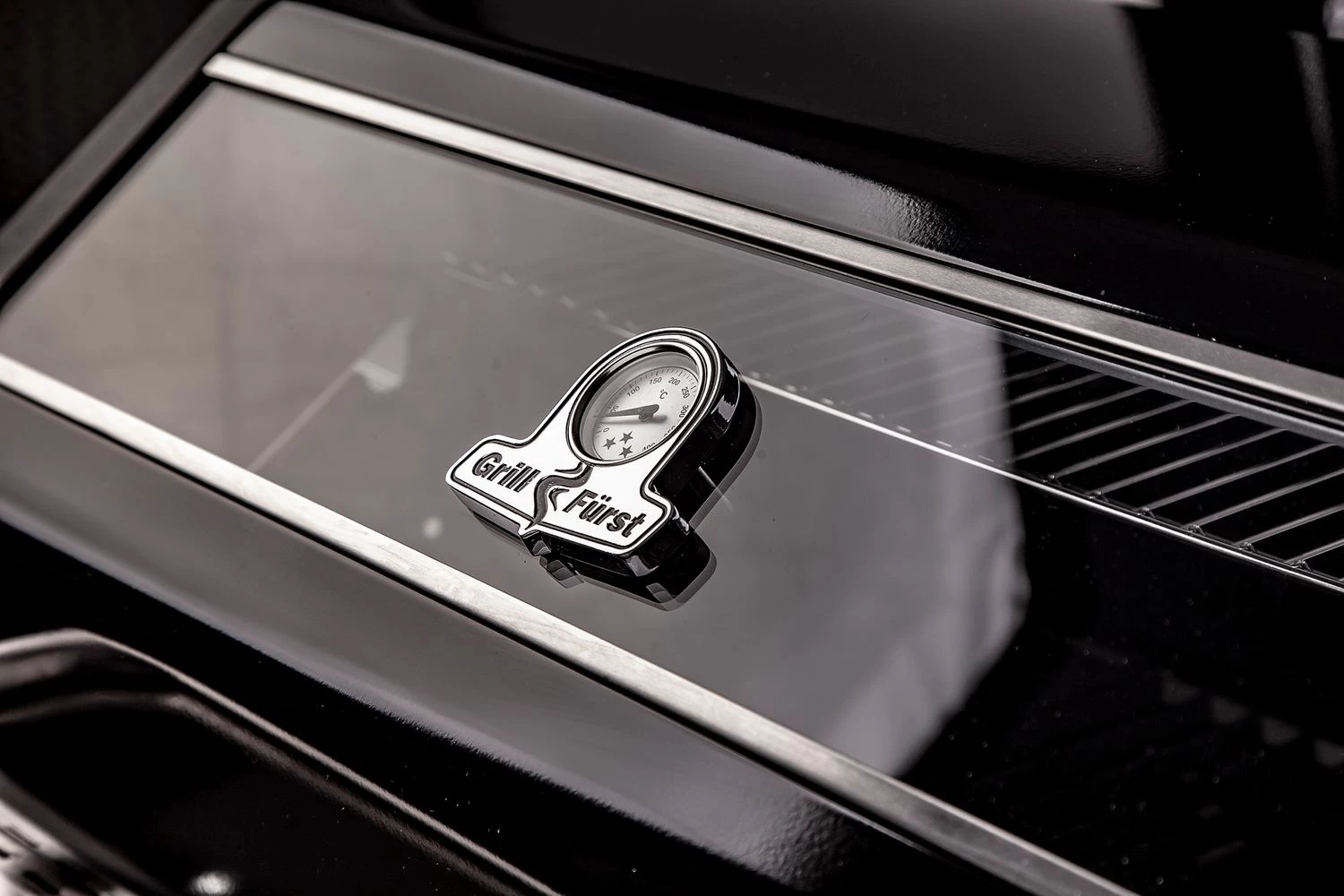 Grillfürst G621G 6-Brenner Edelstahl-Gasgrill - Eintracht Frankfurt Edition - Gusseisenroste 5 Grillfürst G621G 6-Brenner Edelstahl-Gasgrill - Eintracht Frankfurt Edition - Gusseisenroste – Bild 5