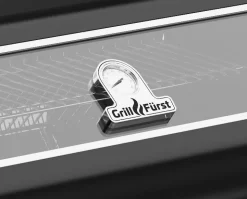 Grillfürst G620E 6-Brenner Gasgrill Mit Hochtemperaturbrenner, Heckbrenner Und Edelstahl Rosten - X-DEAL Inkl. Zubehörpaket 23 Grillfürst G620E 6-Brenner Gasgrill Mit Hochtemperaturbrenner, Heckbrenner Und Edelstahl Rosten - X-DEAL Inkl. Zubehörpaket -Barbecue Shop Grillfuerst Gasgrill G620E Deckelthermometer