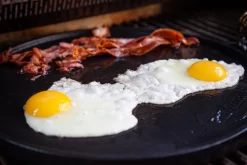 Grillfürst Universal Grillplatte Rund / Wendeplatte Aus Gusseisen Ø 35 Cm 9 Grillfürst Universal Grillplatte Rund / Wendeplatte Aus Gusseisen Ø 35 Cm -Barbecue Shop Grillplatten und Burger mit Camembert 10