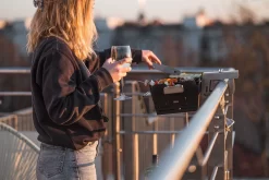 Knister Balkon- / Relinghalterung -Barbecue Shop Knister Gasgrill Balkongelaender 1