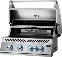 Napoleon 700-Series 32" BIG32 Edelstahl Einbaugrill Inkl. Drehspieß - Modell 2023 -Barbecue Shop Napoleon Einbaugrill BIG32 Warmhalterost vorne