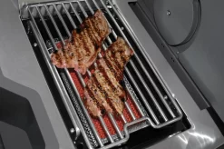 Napoleon Prestige Pro 500-3 Edelstahl Gasgrill Inkl. Drehspieß - X-DEAL Inkl. Napoleon Holzkohlegrill Kugelgrill Ø 57cm -Barbecue Shop Napoleon Prestige Pro Sizzle Zone Steaks 1