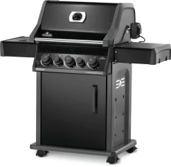 Napoleon Rogue 425 Gasgrill - All Black - Mit Seitenbrenner - Hero Modell 2023 Mit Heckbrenner Inkl. Drehspieß Und Abdeckhaube -Barbecue Shop Napoleon Rogue 425 Gasgrill Hero seitlich