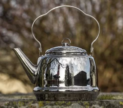 Petromax Teekessel Tk2 (3 Liter) 8 Petromax Teekessel Tk2 (3 Liter) -Barbecue Shop Petromax Edelstahl Teekessel 3000ml Lifestyle01