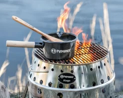 Petromax Emaille Stieltopf / 1000 Ml / Schwarz 5 Petromax Emaille Stieltopf / 1000 Ml / Schwarz -Barbecue Shop Petromax Emaille Stieltopf 1000ml schwarz Lifestyle