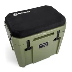 Petromax Kühlbox 25 Liter Oliv - Inkl. Sitzkissen, Haft-Unterlage Und Einsatzkorb 19 Petromax Kühlbox 25 Liter Oliv - Inkl. Sitzkissen, Haft-Unterlage Und Einsatzkorb -Barbecue Shop Petromax kx25 seat b Sitzkissen fuer Kuehlbox oliv Seat