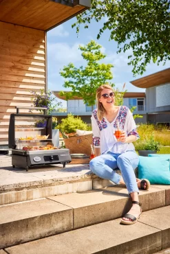 Rösle Elektrogrill Videro E2-P Campinggrill -Barbecue Shop Roesle Elektrogrill Videro E2 P Lifestyle