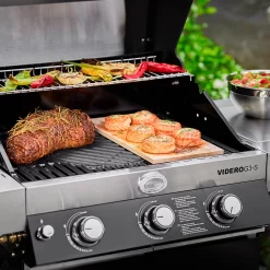 Rösle Gasgrill Videro G3-S VARIO+ Schwarz - Modell 2023 - X-DEAL Inkl. Abdeckhaube, Grillplatte Und Drehspieß 32 Rösle Gasgrill Videro G3-S VARIO+ Schwarz - Modell 2023 - X-DEAL Inkl. Abdeckhaube, Grillplatte Und Drehspieß -Barbecue Shop Roesle Gasgrill Videro G3 S Mood Grillflaeche