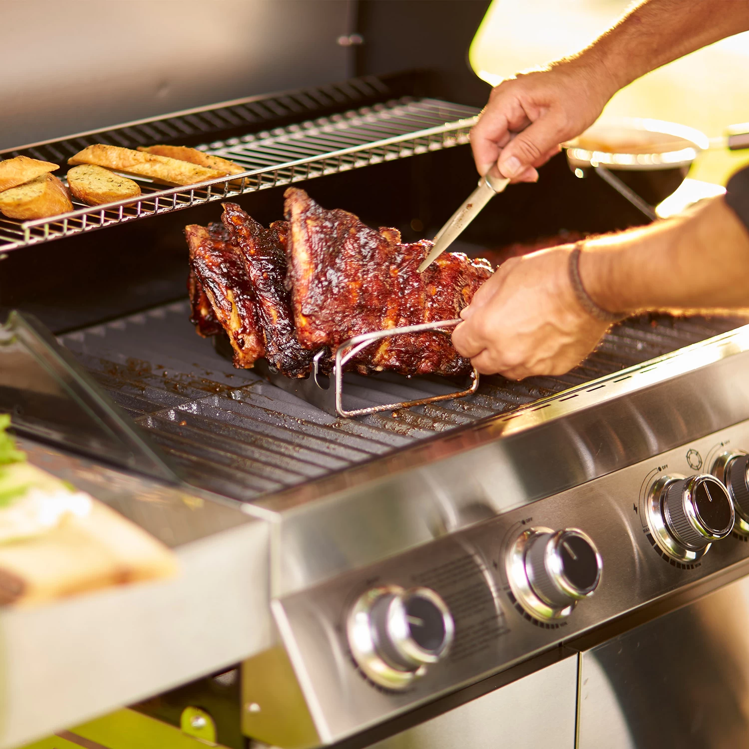 Rösle Gasgrill Videro G4 Edelstahl - Modell 2023 3 Rösle Gasgrill Videro G4 Edelstahl - Modell 2023 – Bild 3