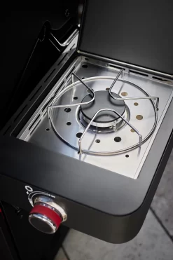 Rösle Videro G4-S VARIO+ Schwarz Gasgrill - FC Bayern Edition - Inkl. FC Bayern Abdeckhaube, Grillzange, Grillbürste Und Grillhandschuhe -Barbecue Shop Roesle Videro Seitenkocher FC Bayern Edition