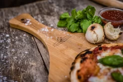 Grillfürst Pizzabrett Bambusholz -Barbecue Shop Servierbrett Grillfuerst Pizza Mood