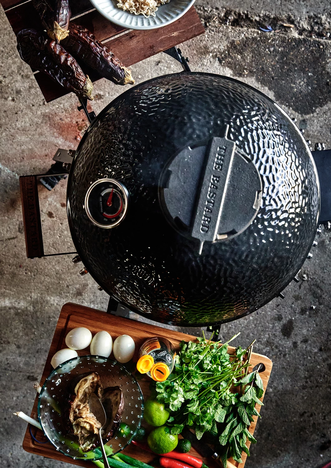 The Bastard Keramikgrill Classic Medium - Complete - Schwarz Glänzend - Modell 2023 13 The Bastard Keramikgrill Classic Medium - Complete - Schwarz Glänzend - Modell 2023 – Bild 13