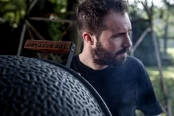 The Bastard Keramikgrill Urban Large - Complete - Schwarz Matt - Modell 2023 25 The Bastard Keramikgrill Urban Large - Complete - Schwarz Matt - Modell 2023 -Barbecue Shop The Bastard Urban Large Keramikgrill matter Look