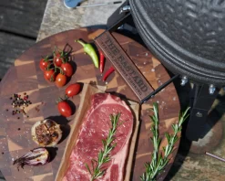 The Bastard Keramikgrill Urban Small - Schwarz Matt - Modell 2023 -Barbecue Shop The Bastard Urban Small Keramikgrill Deckelgriff