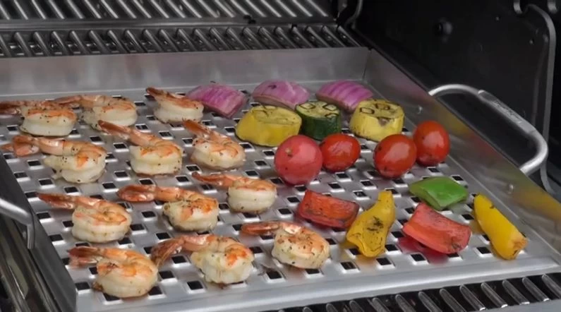 Broil King Topper / Lochblech Edelstahl 3 Broil King Topper / Lochblech Edelstahl – Bild 3