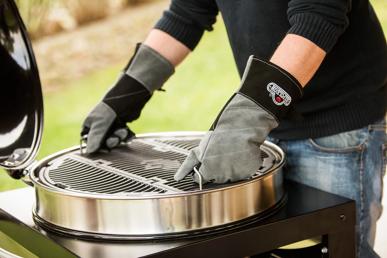 Napoleon Holzkohlegrill Kugelgrill Ø 57cm Im Rollwagen Mit Gussrost Und Deckelscharnier PRO22K-Cart-2 12 Napoleon Holzkohlegrill Kugelgrill Ø 57cm Im Rollwagen Mit Gussrost Und Deckelscharnier PRO22K-Cart-2 – Bild 12