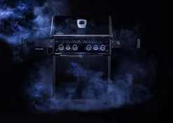 Napoleon Rogue SE 525 Gasgrill - All-black - Mit Edelstahlrosten, Sizzle Zone Und Heckbrenner - Grillfürst Edition Inkl. Abdeckhaube Im Karton - Modell 2022 -Barbecue Shop napoleon rogue se all black limited