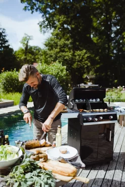 Outdoorchef Dualchef 325 G Gasgrill Mit Seitenkocher + BLAZING ZONE Infrarotbrenner -Barbecue Shop outdoorchef dualchef 325 g garten 18 700 02